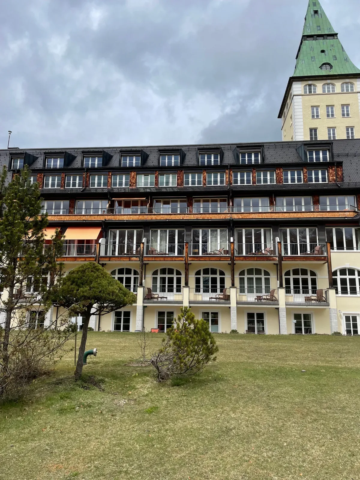 Historisches Hotelgebäude als Referenz der Napierala GmbH